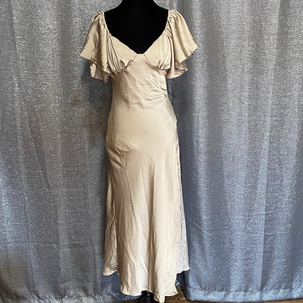 Chic Cream Maxi Dress with Flutter Sleeves